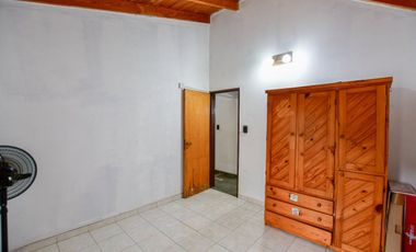 CASA EN VENTA EN LA PLATA 2 DORMITORIOS QUINCHO