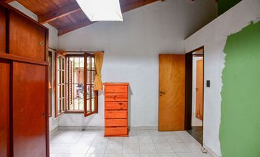 CASA EN VENTA EN LA PLATA 2 DORMITORIOS QUINCHO