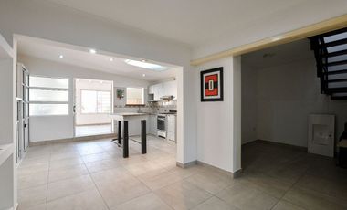 CASA EN VENTA EN LA PLATA 3 DORMITORIOS COCHERA