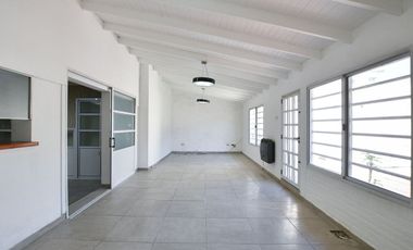 CASA EN VENTA EN LA PLATA 3 DORMITORIOS COCHERA