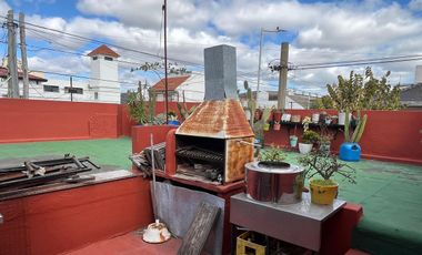 VENTA CASA 4 AMBIENTES AVELLANEDA