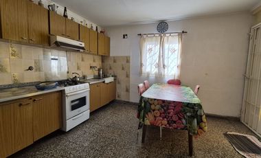VENTA CASA 3 AMB, COCHERA QUINCHO TERRAZA