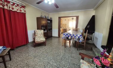 VENTA CASA 3 AMB, COCHERA QUINCHO TERRAZA