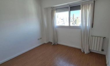Dpto  2 amb Fte c/balcón en venta Lomas centro