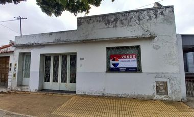 CASA DE 3 AMBIENTES CON COCHERA, QUINCHO Y TERRAZA