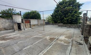 CASA DE 3 AMBIENTES CON COCHERA, QUINCHO Y TERRAZA
