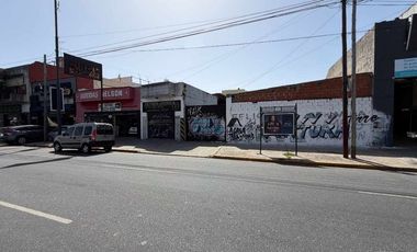 ALQUILER GALPÓN + LOCALES DE 907m² Av. H.Yrigoyen