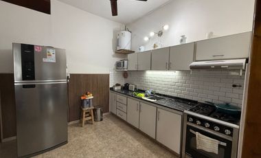 Venta casa 3 amb. William Morris cochera quincho