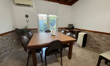 Venta casa 3 amb. William Morris cochera quincho