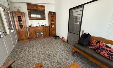 Venta casa 3 amb. William Morris cochera quincho