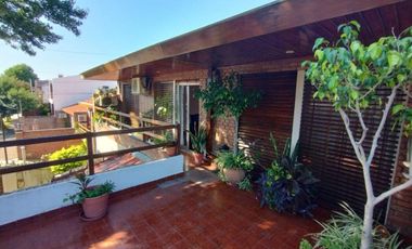 VENTA CASA MULTIFAMILIAR - Zona Villa Adelina