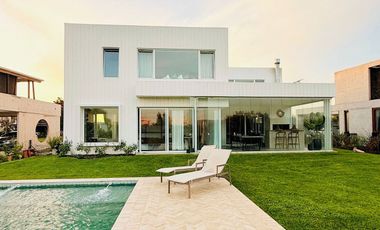 ALQUILER CASA 5 AMBIENTES MUELLES PUERTOS DEL LAGO