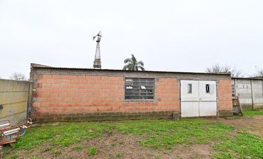 VENDE CASONA 3 DORMITORIOS SAN EDUARDO