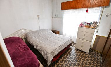 VENDE CASONA 3 DORMITORIOS SAN EDUARDO