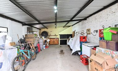 VENDE CASONA 3 DORMITORIOS SAN EDUARDO