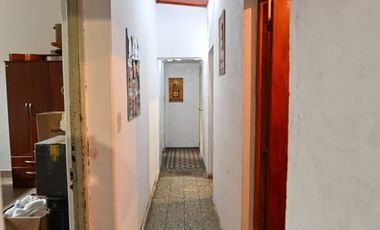 VENDE CASONA 3 DORMITORIOS SAN EDUARDO
