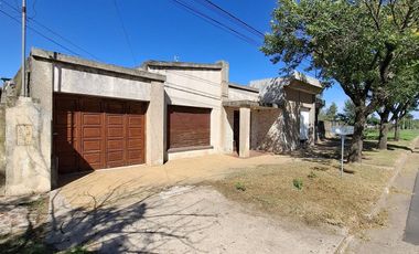 VENTA EXCELENTE 2 PROPIEDADES A RECICLAR EN CARMEN