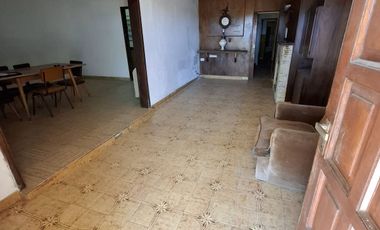 VENTA EXCELENTE 2 PROPIEDADES A RECICLAR EN CARMEN