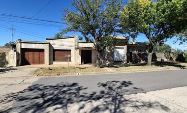 VENTA EXCELENTE 2 PROPIEDADES A RECICLAR EN CARMEN