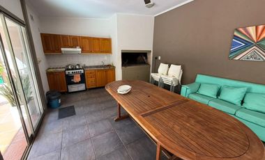 PISO EN VENTA SOBRE BV Y NECOCHEA! CON 2 COCHERAS!