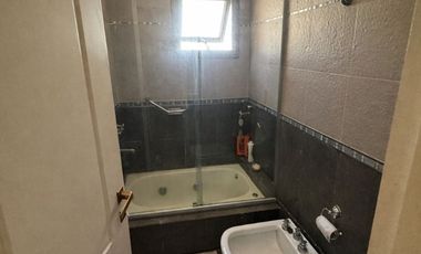 PISO EN VENTA SOBRE BV Y NECOCHEA! CON 2 COCHERAS!