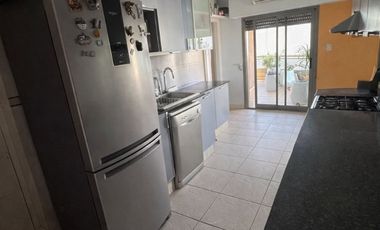 PISO EN VENTA SOBRE BV Y NECOCHEA! CON 2 COCHERAS!