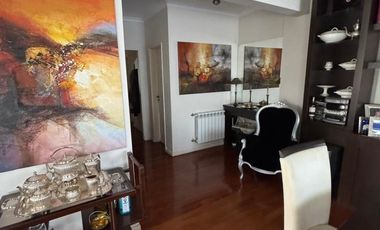 PISO EN VENTA SOBRE BV Y NECOCHEA! CON 2 COCHERAS!