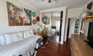 PISO EN VENTA SOBRE BV Y NECOCHEA! CON 2 COCHERAS!