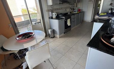 PISO EN VENTA SOBRE BV Y NECOCHEA! CON 2 COCHERAS!