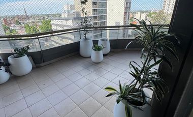 PISO EN VENTA SOBRE BV Y NECOCHEA! CON 2 COCHERAS!