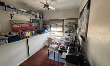 PISO EN VENTA SOBRE BV Y NECOCHEA! CON 2 COCHERAS!