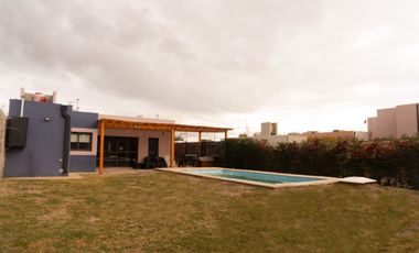 CASA EN BARRIO PRIVADO RAICES DEL VALLE, TUNUYÁN