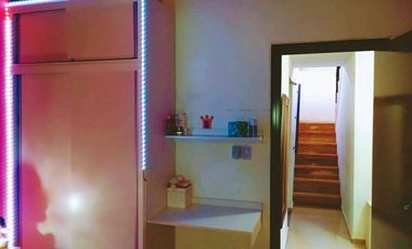 MAGNÍFICA CASA ESQUINA  CON LOCAL - LA CONSULTA