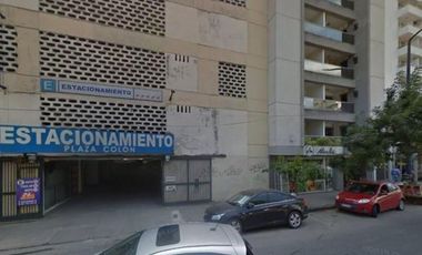 COCHERA FRENTE PLAZA COLON PISO 3