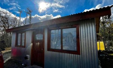 HERMOSA CASA EN TOLHUIN