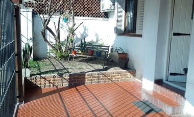 CASA 4 AMBIENTES + DEPARTAMENTO EN BELLA VISTA