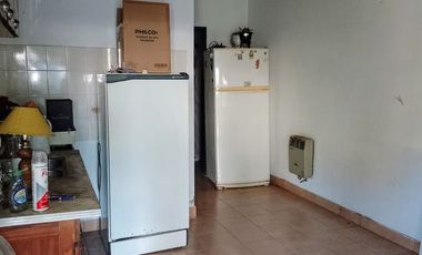 CASA 4 AMBIENTES + DEPARTAMENTO EN BELLA VISTA