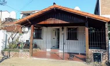 CASA 4 AMBIENTES + DEPARTAMENTO EN BELLA VISTA