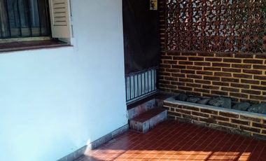 CASA 4 AMBIENTES + DEPARTAMENTO EN BELLA VISTA
