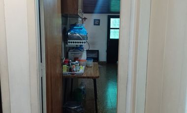 CASA 4 AMBIENTES + DEPARTAMENTO EN BELLA VISTA