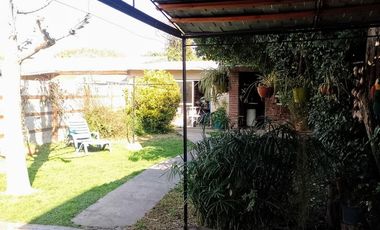 CASA 4 AMBIENTES + DEPARTAMENTO EN BELLA VISTA