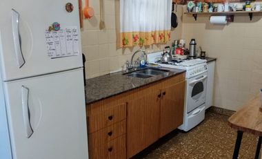 CASA 4 AMBIENTES + DEPARTAMENTO EN BELLA VISTA
