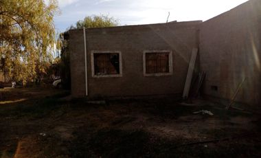 Casa + Galpón + dto. sobre terreno de 1.002,80 m2