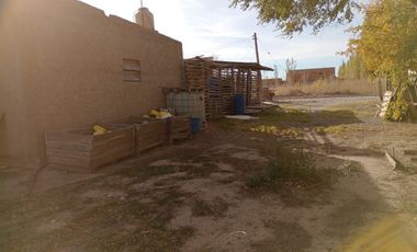 Casa + Galpón + dto. sobre terreno de 1.002,80 m2
