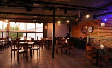 Venta Vivienda + Locales Comerciales + Bar equipad
