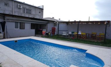 Venta Vivienda + Locales Comerciales + Bar equipad