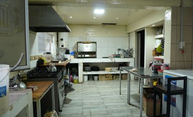 Venta Vivienda + Locales Comerciales + Bar equipad
