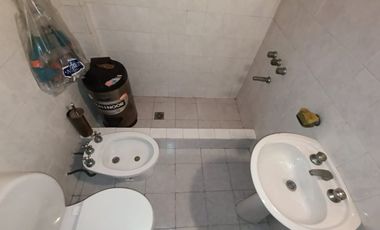 VENTA CASA 5 AMB. MULTIFAMILIAR HURLINGHAM-PILETA