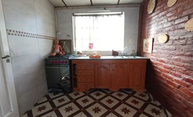 VENTA CASA 5 AMB. MULTIFAMILIAR HURLINGHAM-PILETA