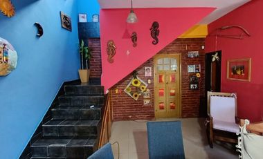 VENTA CASA 5 AMB. MULTIFAMILIAR HURLINGHAM-PILETA